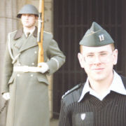 CPT_Born_at_the_Neue_Wache_Berlin_w_East_German_Guard